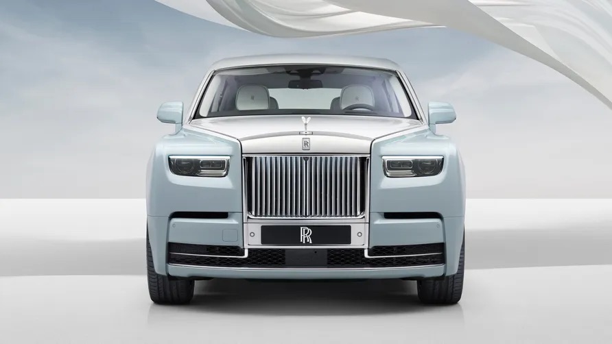 Rolls-Royce Phantom Scintilla front view